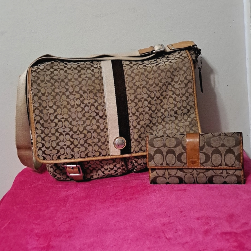 Authentic Vintage Coach Large Bag With Free Coach Wallet